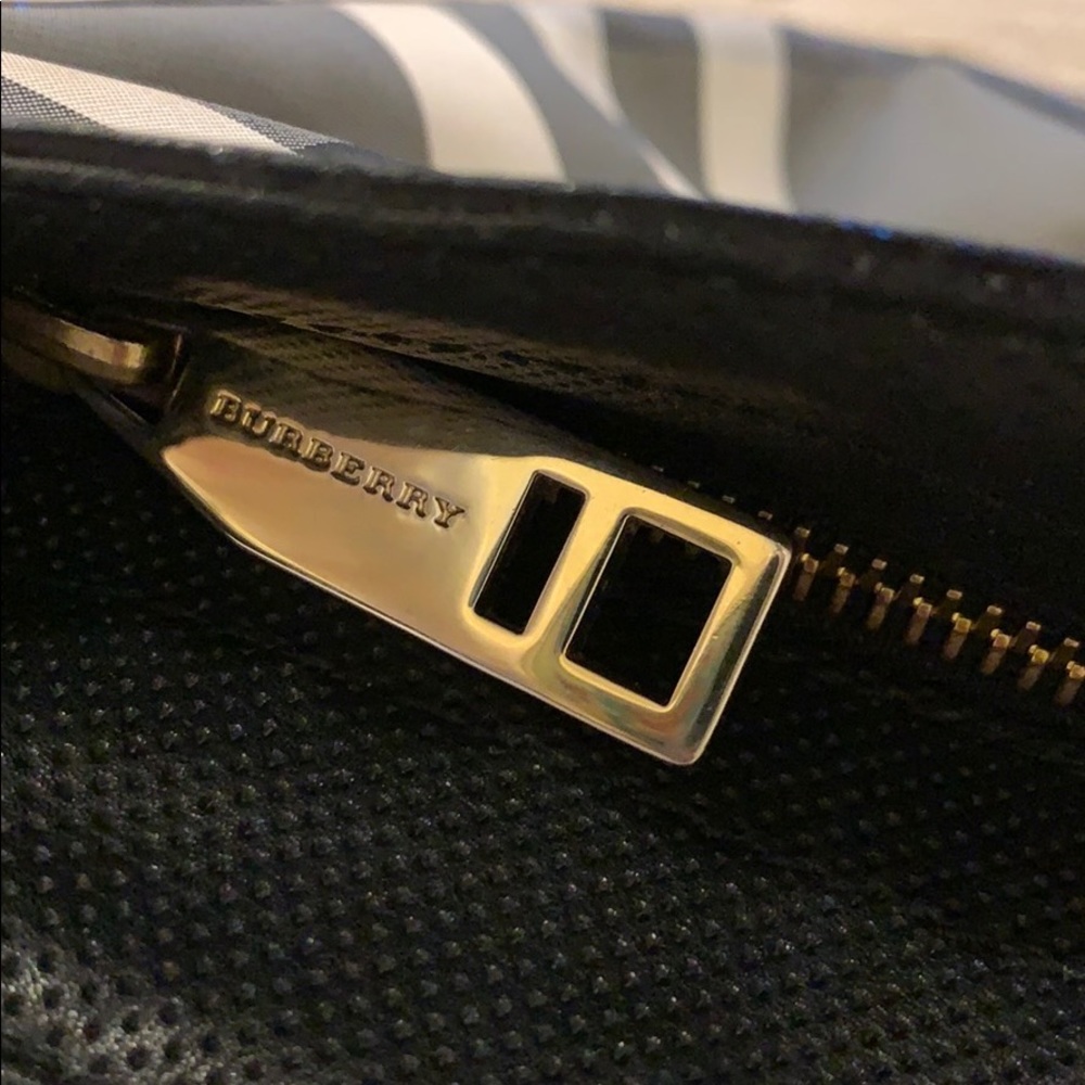Burberry Nova Check Hobo Bag - Picture 6 of 8